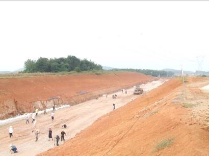 武廣高鐵路基沉降監測.jpg